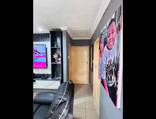 2 BEDROOM PROPERTY TO RENT IN FLEURHOF